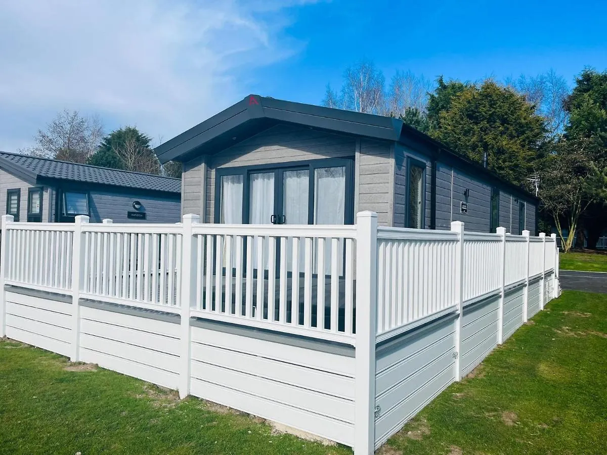 Honey Bee Lodge With Hot Tub York United Kingdom